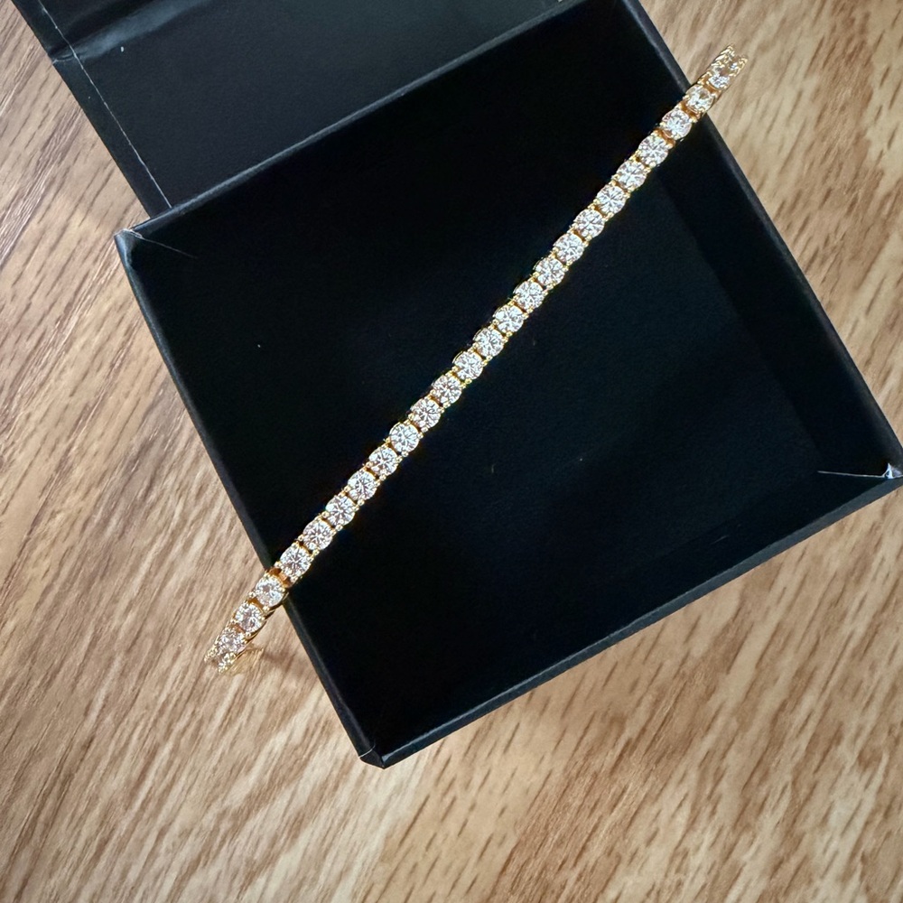 THE M JEWELERS Pave Diamond Tennis Bracelet - Picture 3 of 5